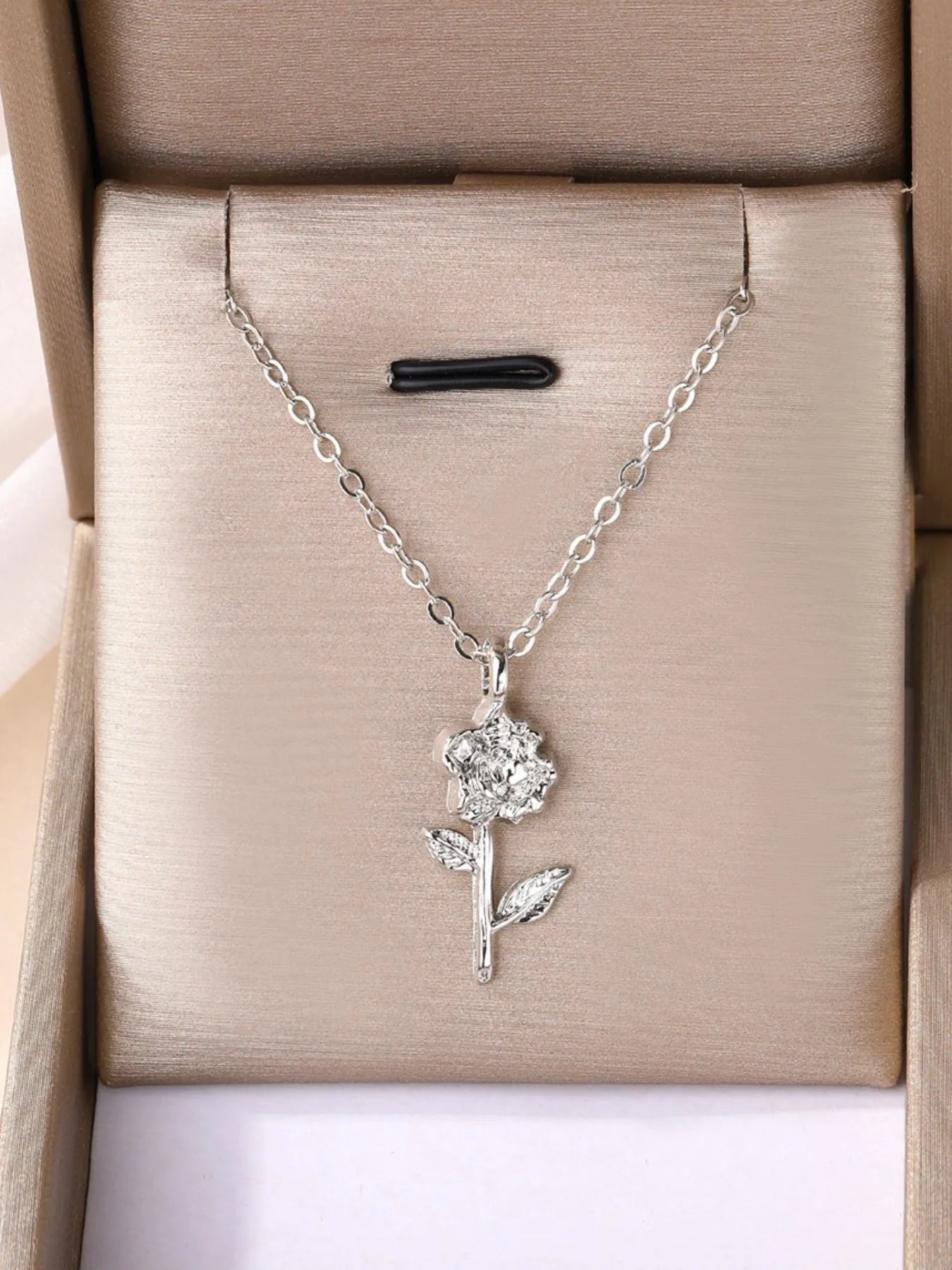 Alloy Rose Pendant Necklace - adritiX