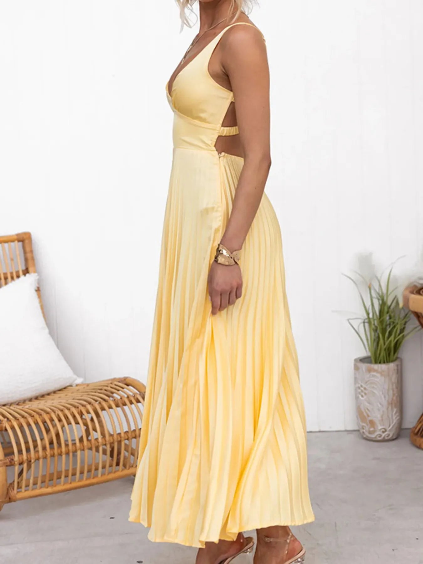 Elegant Pleated V - Neck Sleeveless Maxi Dress - adritiX