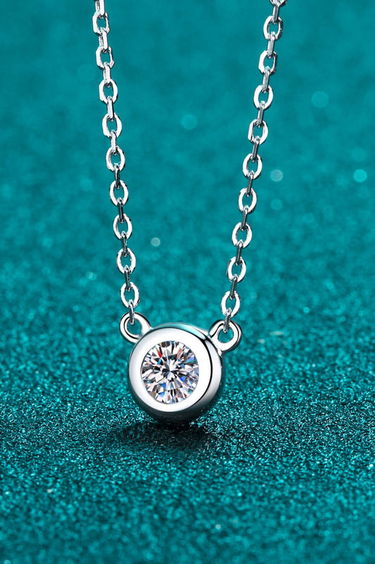 Moissanite Round Pendant Chain Necklace - adritiX