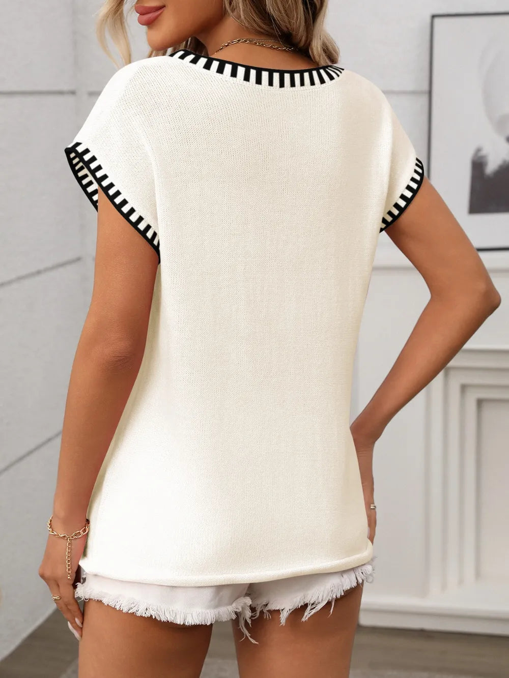 Contrast Trim V-Neck Short Sleeve Knit Top - adritiX
