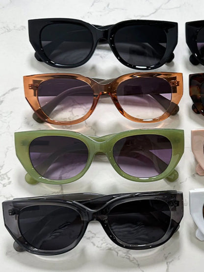Cat Eye Polycarbonate Frame Sunglasses - adritiX