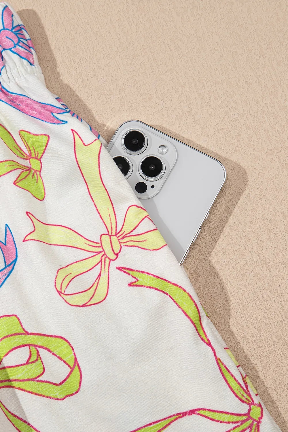 Cheerful Bow Print Elastic Pull On Casual Shorts - adritiX
