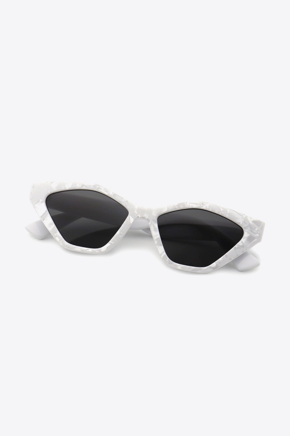 Cat Eye Polycarbonate Sunglasses - adritiX