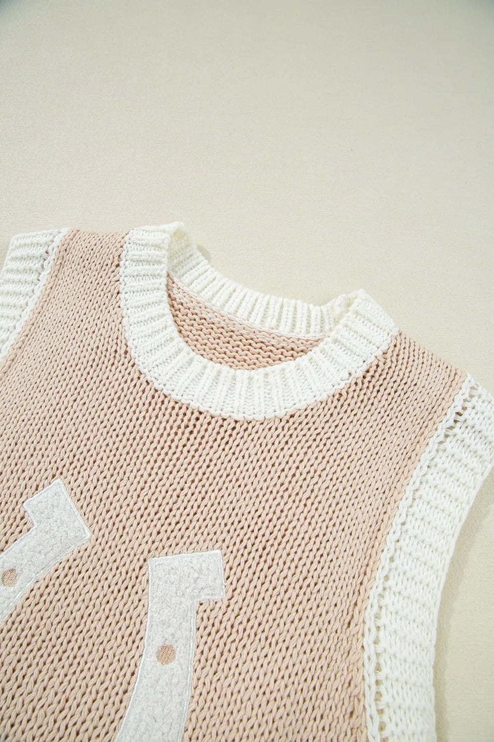 Round Neck Contrast Sweater Vest - adritiX