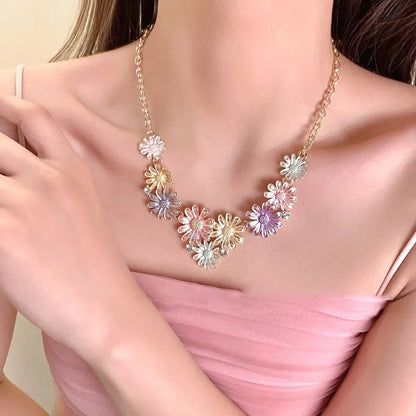 Alloy Rhinestone Daisy Necklace - adritiX