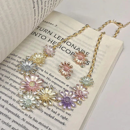 Alloy Rhinestone Daisy Necklace - adritiX