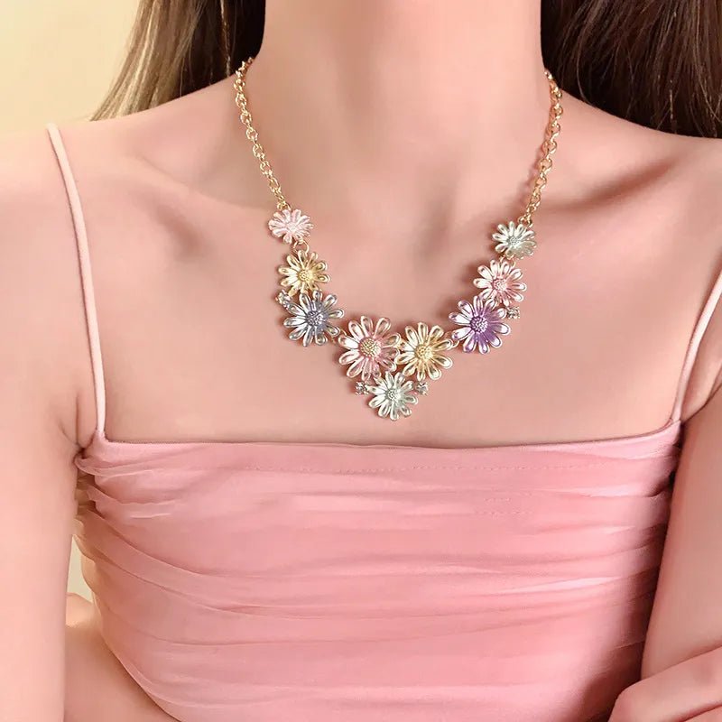 Alloy Rhinestone Daisy Necklace - adritiX