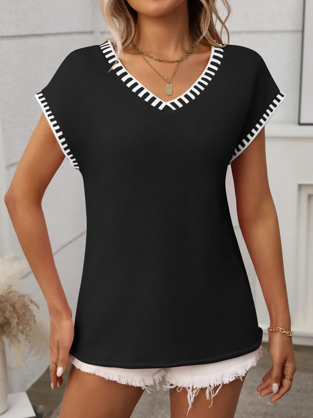 Contrast Trim V-Neck Short Sleeve Knit Top - adritiX