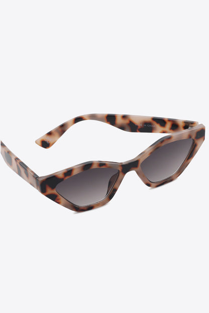 Cat Eye Polycarbonate Sunglasses - adritiX