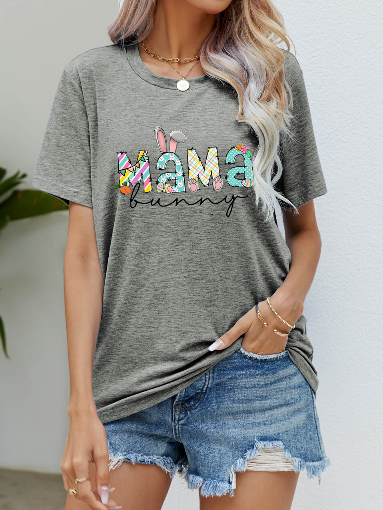 Elegant MAMA BUNNY Easter Graphic Tee - adritiX