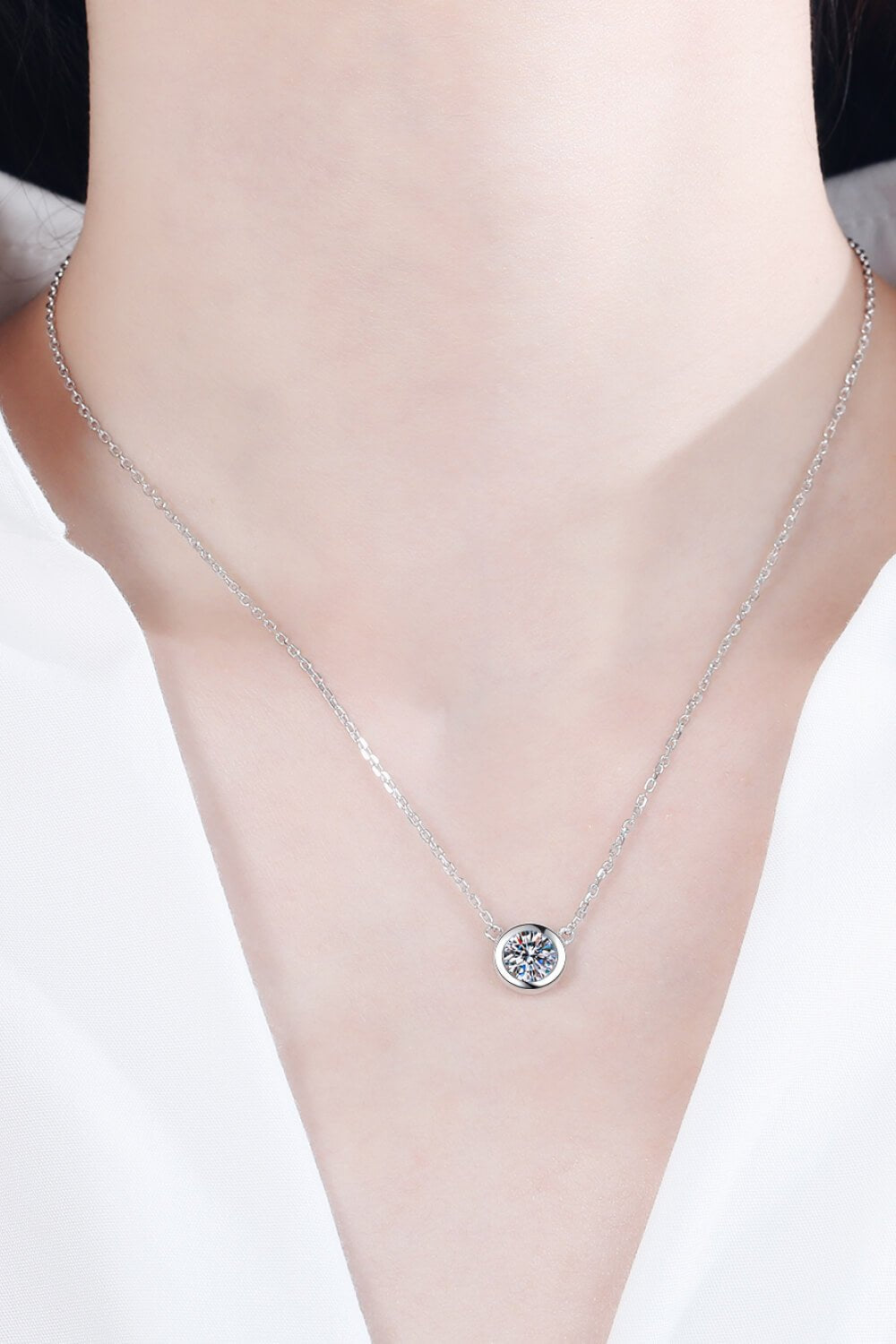 Moissanite Round Pendant Chain Necklace - adritiX