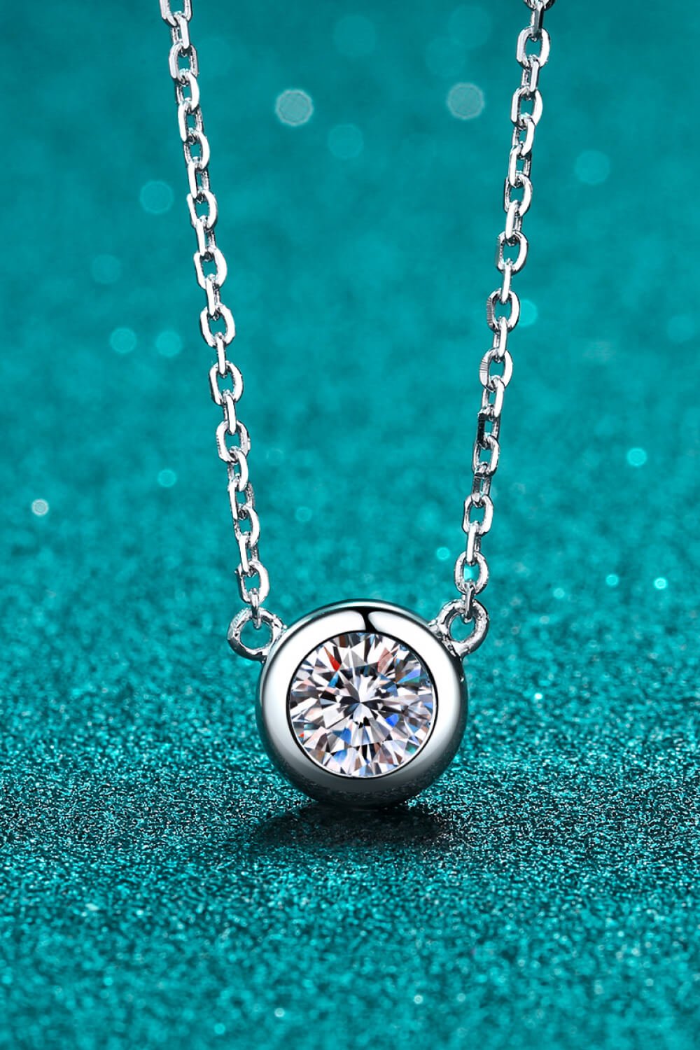 Moissanite Round Pendant Chain Necklace - adritiX
